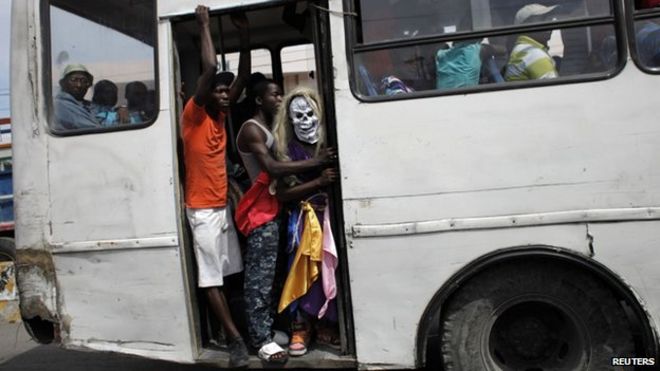 Гаити автобус во время забастовки