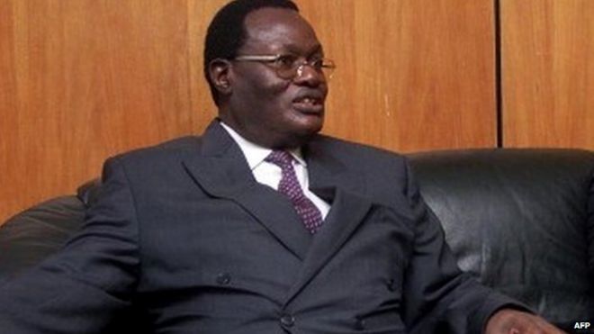 Крис Обуре, изображенный в 2001 году, когда-то занимал пост министра финансов при бывшем президенте Кении Дэниеле Арапе Мой