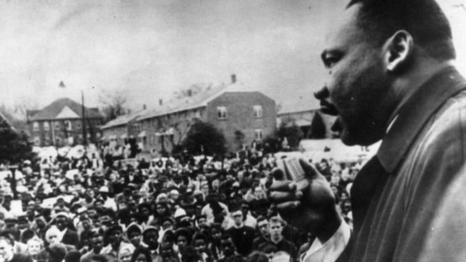 Мартин Лютер Кинг произносит речь перед борцами за гражданские права - 1963