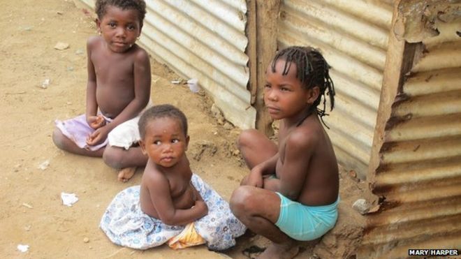 Дети в Луанде