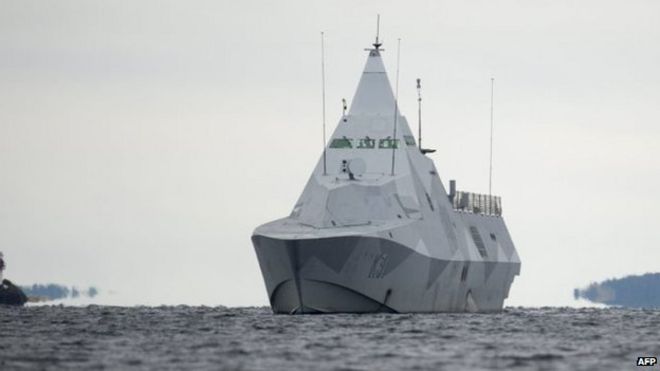 Шведский корвет HMS Visby на Стокгольмском архипелаге (октябрь 2014 года)