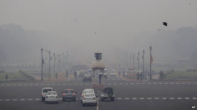 Смог и туман окутывают Дели