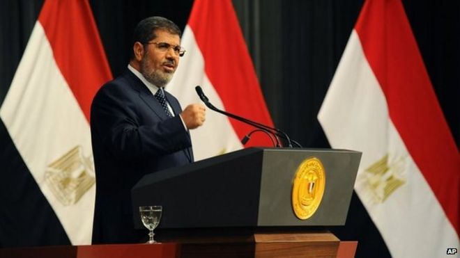 Мухаммед Мурси выступает с речью (27 июня 2013 года)