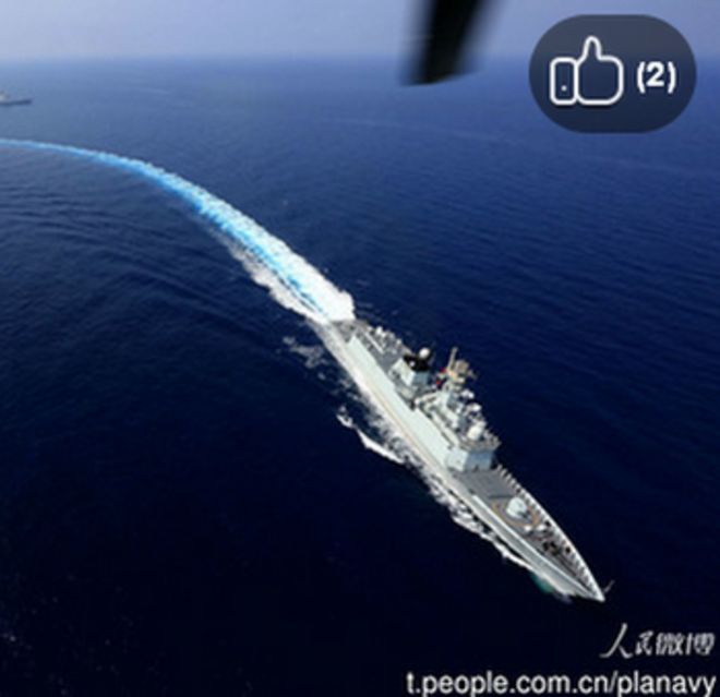 Китайский военно-морской корабль на маневрах