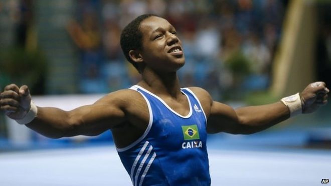 Анджело Ассумпкао из Бразилии участвует в Gymnastic World Challenge 2015 в Сан-Паулу, Бразилия - 2 мая 2015 года.