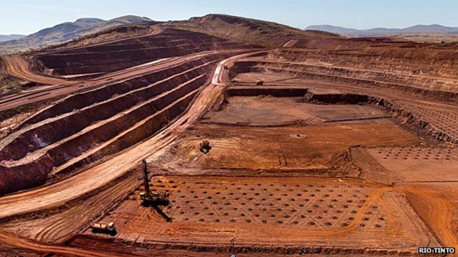 Rio Tinto эксплуатирует более 50 самосвальных грузовиков на своих рудниках в Пилбара, Австралия