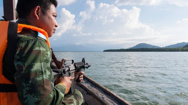 Тайские солдаты патрулируют Ранонг