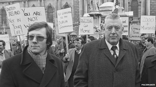 Питер Робинсон с Яном Пейсли на акции протеста в Белфасте в 1981 году
