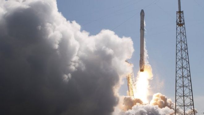 Беспилотная ракета SpaceX Falcon 9