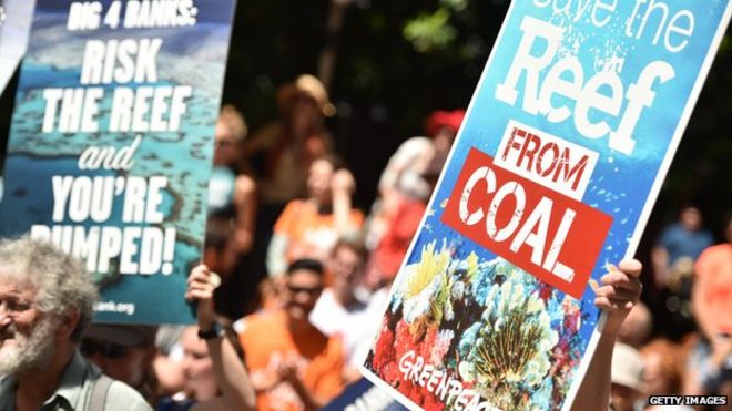 Протестующие в Сиднее призывают банки не финансировать разработку на Большом Барьерном рифе