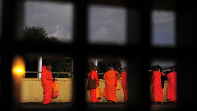 Буддийские монахи на съезде Боду Бала Сена (BBS) или буддийской силы в Коломбо 28 сентября 2014 года.