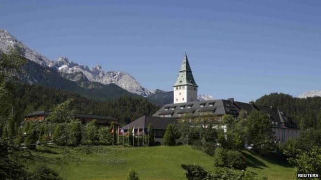 Замок Эльмау в Баварских Альпах - место проведения G7, 7 июня 2015 года