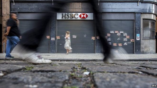 Вид закрытого отделения банка HSBC в Рио-де-Жанейро, Бразилия,