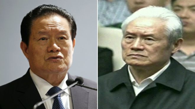 Чжоу Юнкан изображен в 2011 году, затем снова на судебном заседании в 2015 году