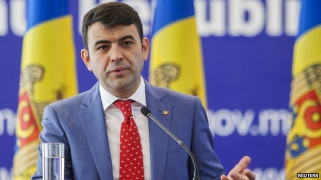 Премьер-министр Кирилл Габурич произносит заявление об отставке
