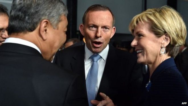 Премьер-министр Австралии Тони Эбботт и министр иностранных дел Джули Бишоп в Сиднее (11 июня 2015 года)
