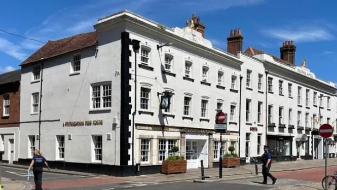 The Dolphin and Anchor in Chichester