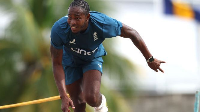 Jofra Archer bowls in the nets