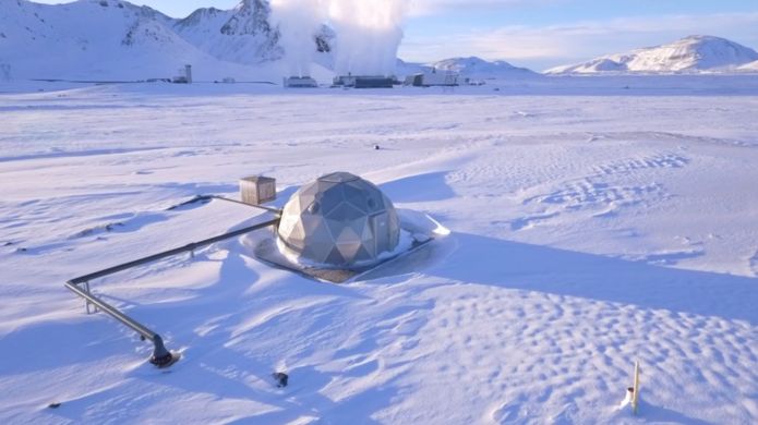 Injection site in the form of an igloo, covered in snow