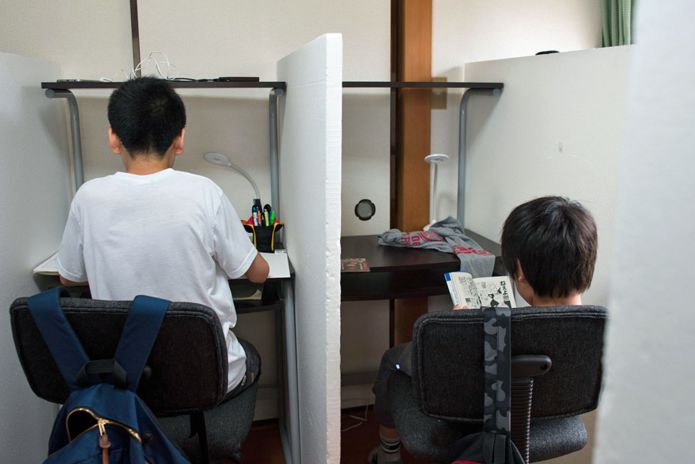 Two students in Tamagawa Free School