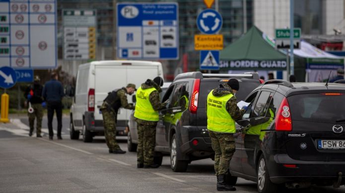 欧盟申根区一些国家重新实施出入境管制措施，波兰与德国边境车龙长达75公里。