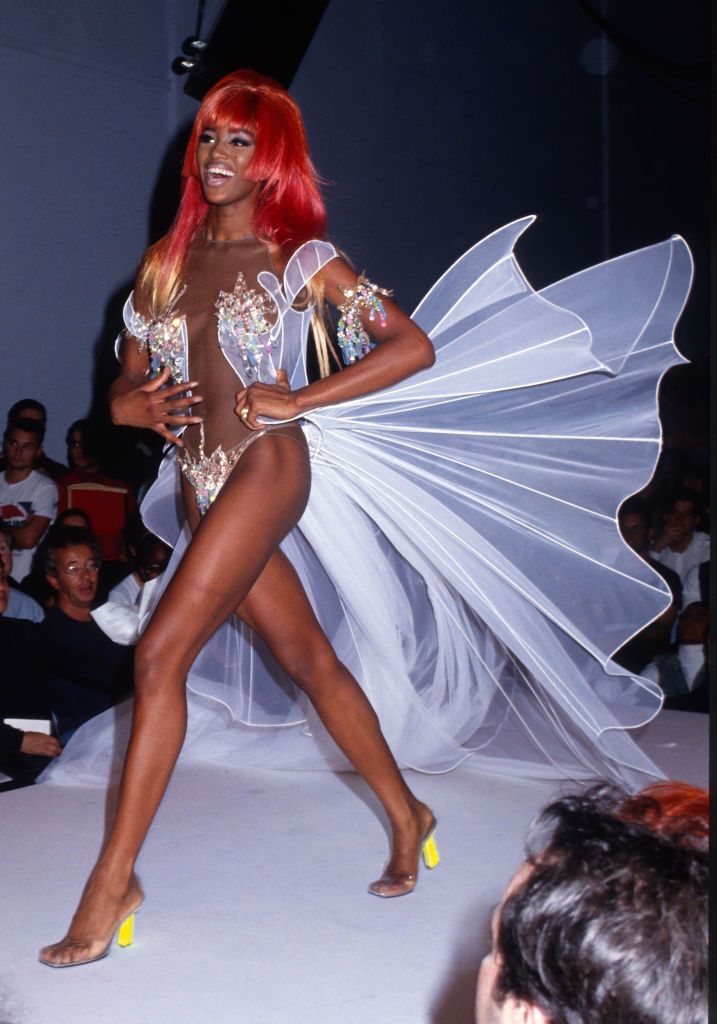 Naomi Campbell walks the runway of a Thierry Mugler Show during Paris Fashion Week in the 1990s