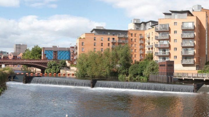 Visualisation of moveable weir at Crown Point in Leeds