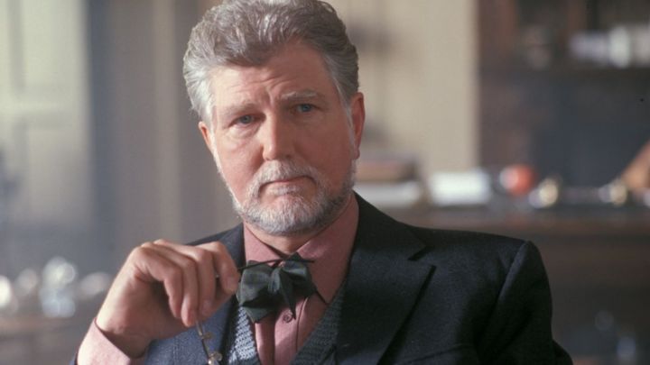 Hitchhiker S Actor Stephen Moore Dies Aged 81 Bbc News