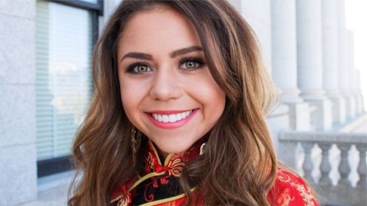 Young woman's Chinese prom dress prompts cultural-appropriation outrage
   

