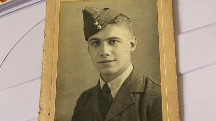 Family of WW2 aviator traced in Sheffield cricket cap appeal - BBC News