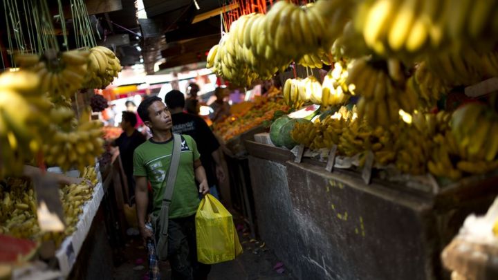 Coronavirus: Malaysian men in shopping Go Shop Malaysia on Twitter: ???? Make