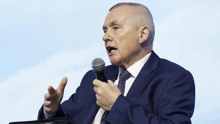 Willie Walsh speaking at a media event