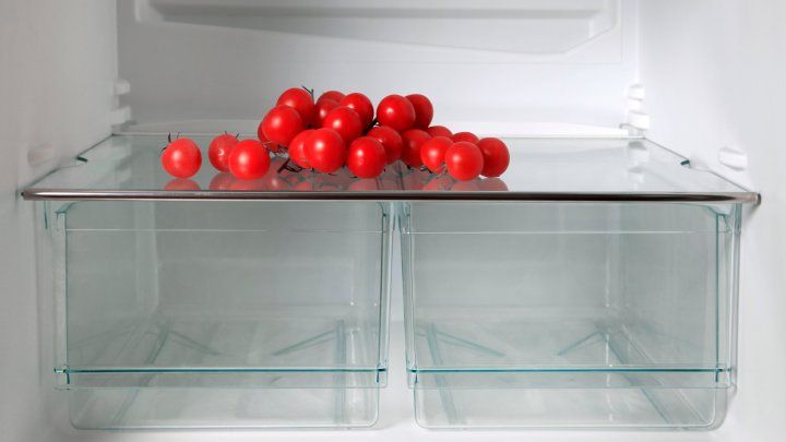 Tomatoes in fridge