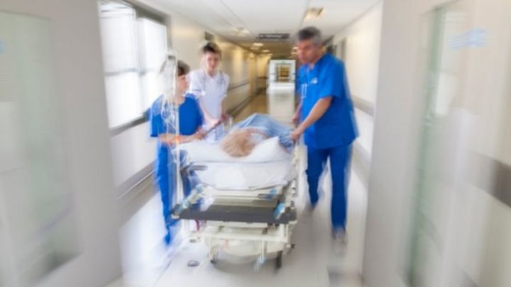 gurney and stretcher difference