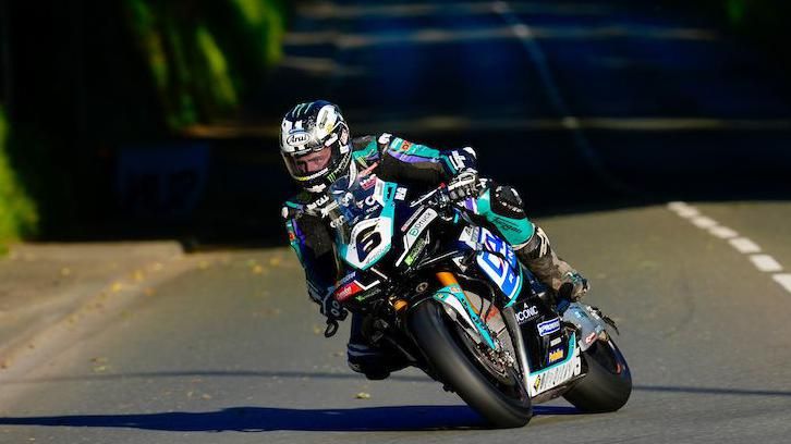 Michael Dunlop on his Superbike