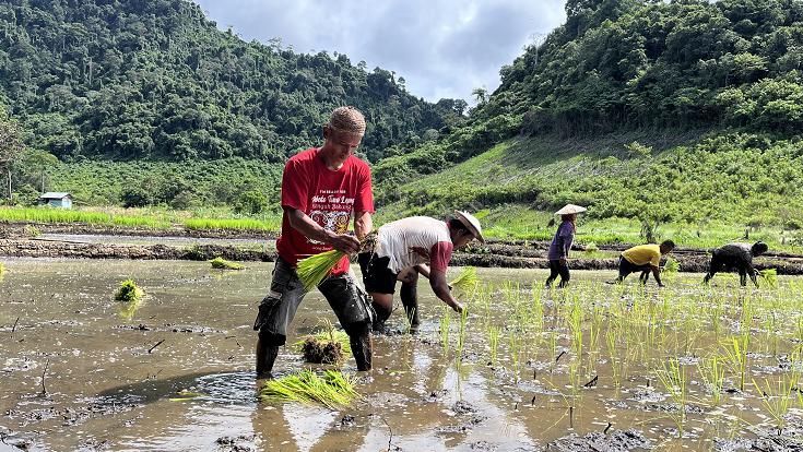 IKN: Ironi Dari Desa Terpencil Tanpa Listrik Di Sungai Kayan, Terancam ...