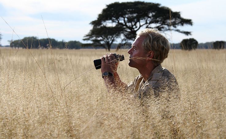 Tony Sinclair cuando era joven en Serengueti
