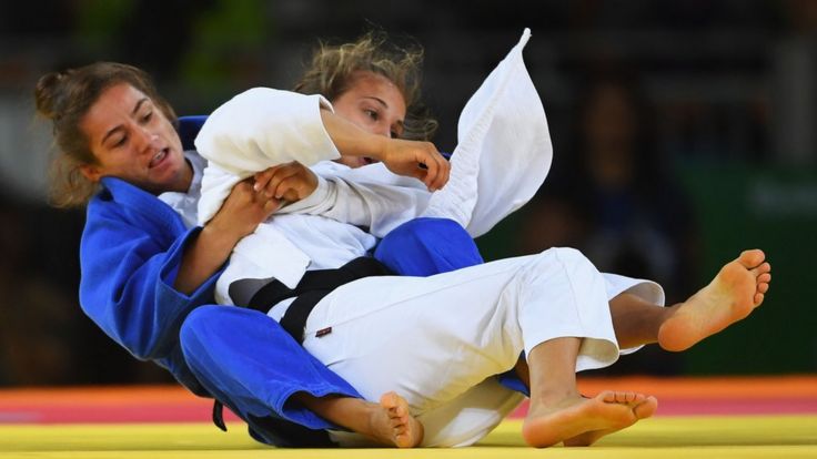Judo final between Kosovan Majlinda Kelmendi and Italian Odette Giuffrida