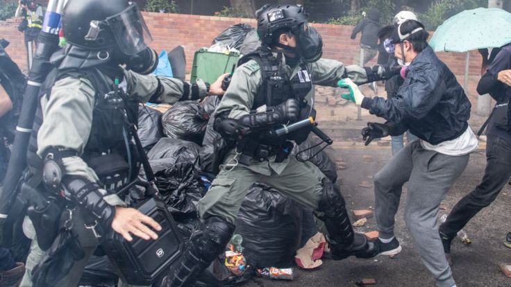 протестующий задержан