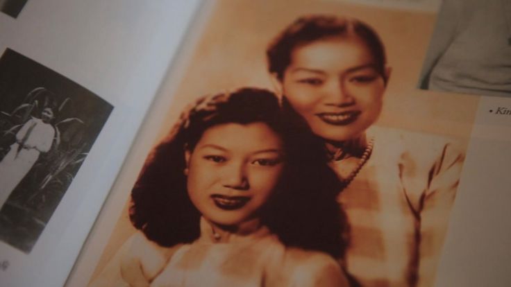 Ảnh mẹ con nghệ sĩ Kim Cương từ cuốn Hồi ký Kim Cương