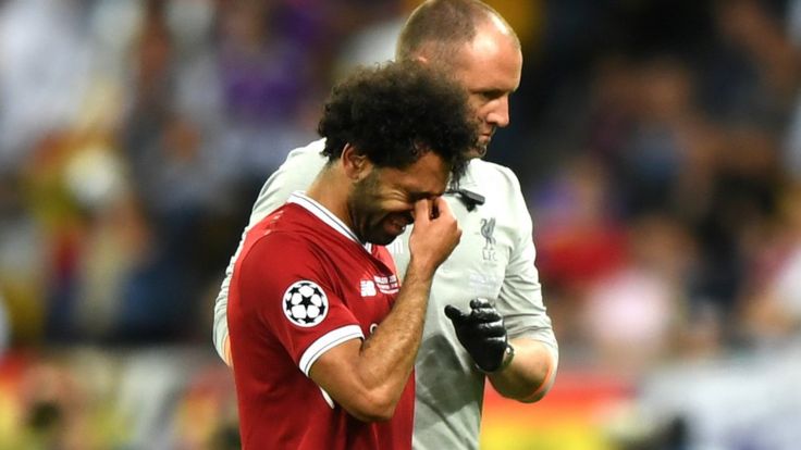 محمد صلاح بعد إصابته في مباراة نهائي أبطال أوروبا أمام ريال مدريد
