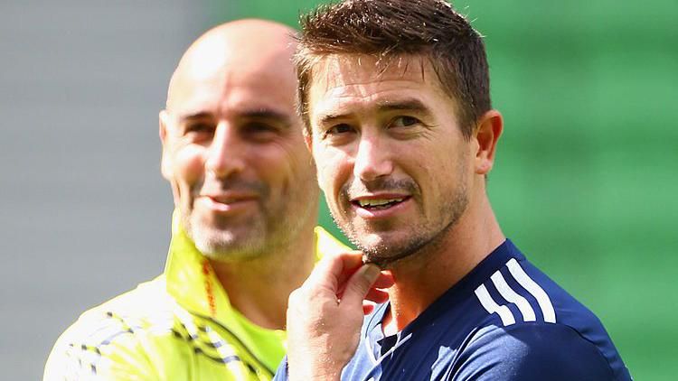 Kevin Muscat and Harry Kewell