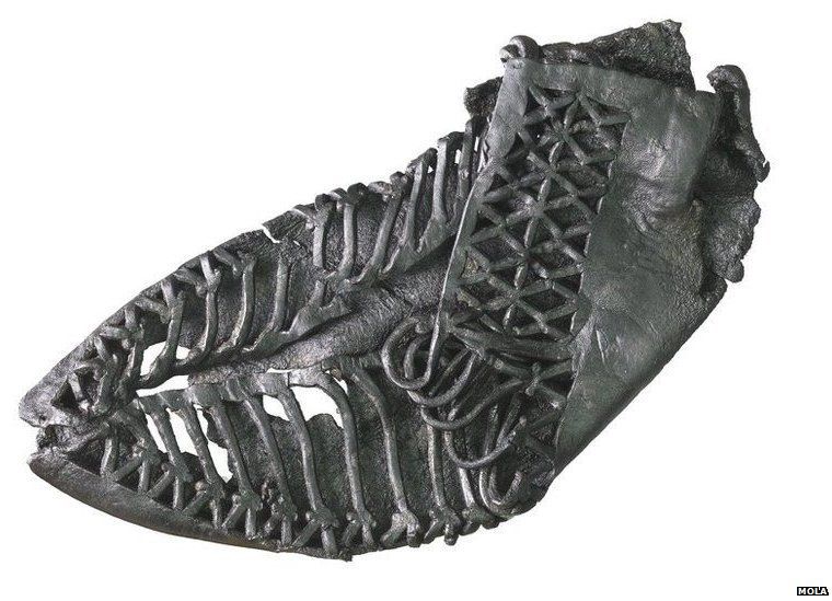 Roman leather carbatina shoe
