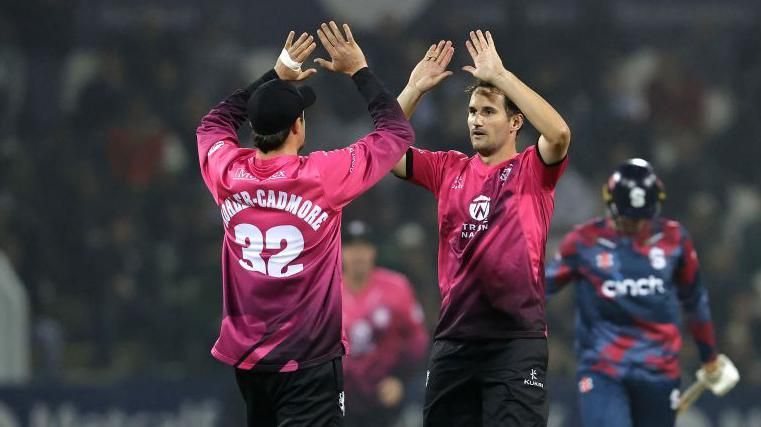 Somerset skipper Lewis Gregory high-fives team-mate Tom Kohler-Cadmore