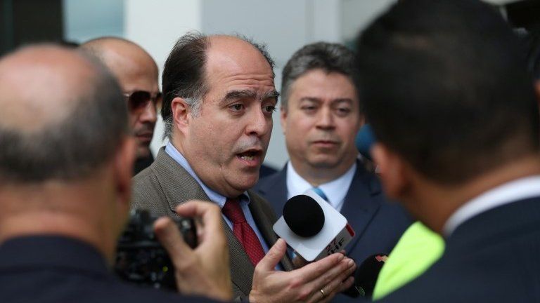 Julio Borges, lawmaker of the Venezuelan coalition of opposition parties (MUD), and members of Venezuela"s opposition talk to the media after a meeting in Santo Domingo, Dominican Republic February 7, 2018.