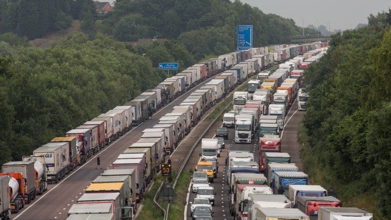 Operation Stack Junctions 8 11 on M20 closed BBC News