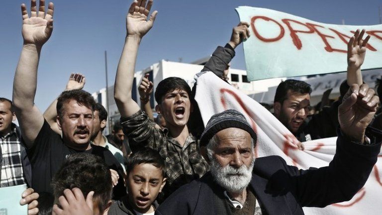 Afghan migrants in Athens protest to demand the opening of the border 03/03/2016