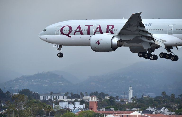 A Qatar Airways aircraft coming in for a landing at Los Angeles International Airport on 21 March, 2017