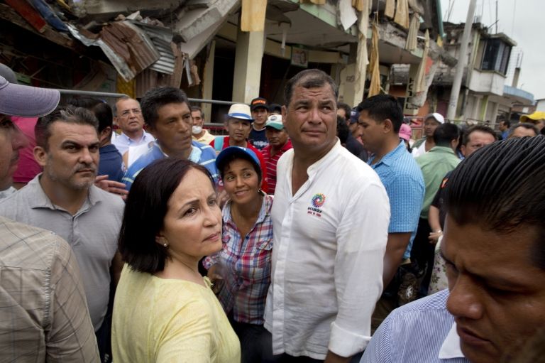 President Rafael Correa (in white) in Pedernales, 22 April 2016