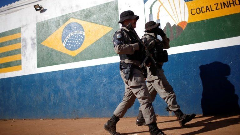 Police officers participate in manhunt for suspected serial killer Lazaro Barbosa de Sousa in Cocalzinho de Goias, Goias state, Brazil June 22, 2021.